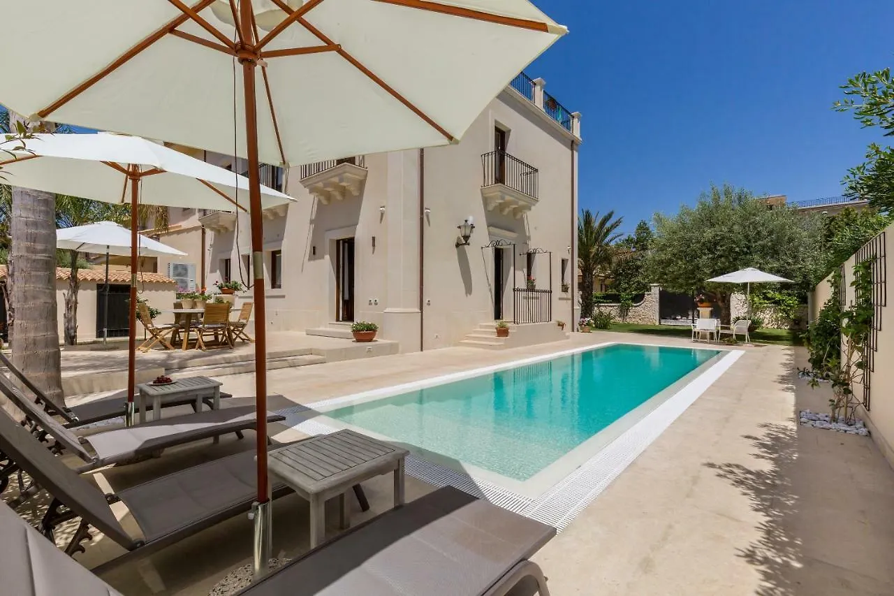 Villa Raphael Avola